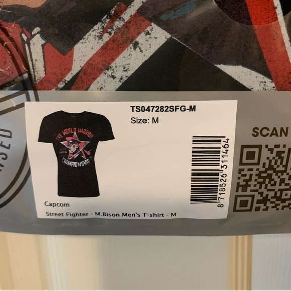 NWT DIFUZED for Capcom Street Fighter Graphic T-shirt - Picture 4 of 4